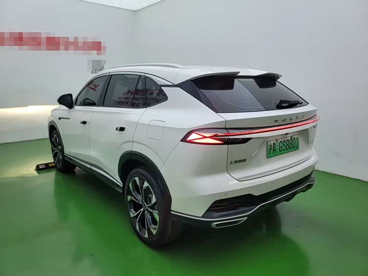 Фото 7 - Roewe RX5 Hybrid
