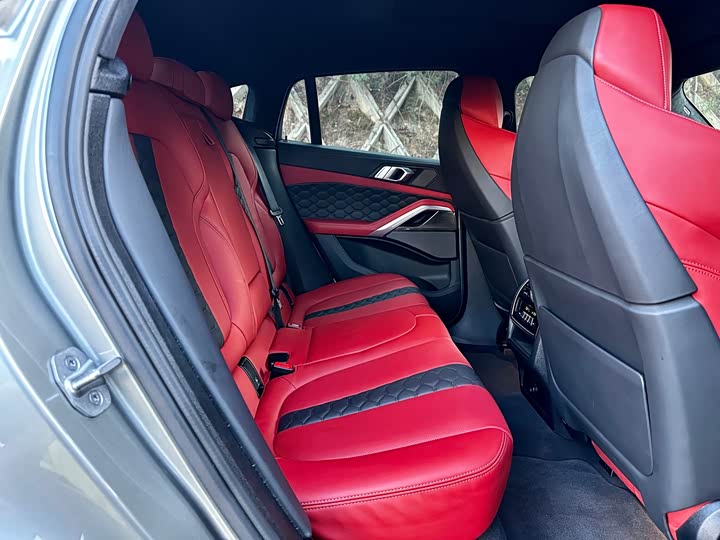 Фото 10 - BMW X6 M