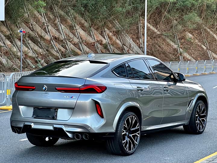 Фото 11 - BMW X6 M