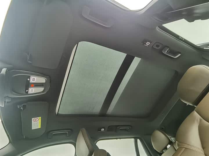 Фото 14 - Volvo XC90