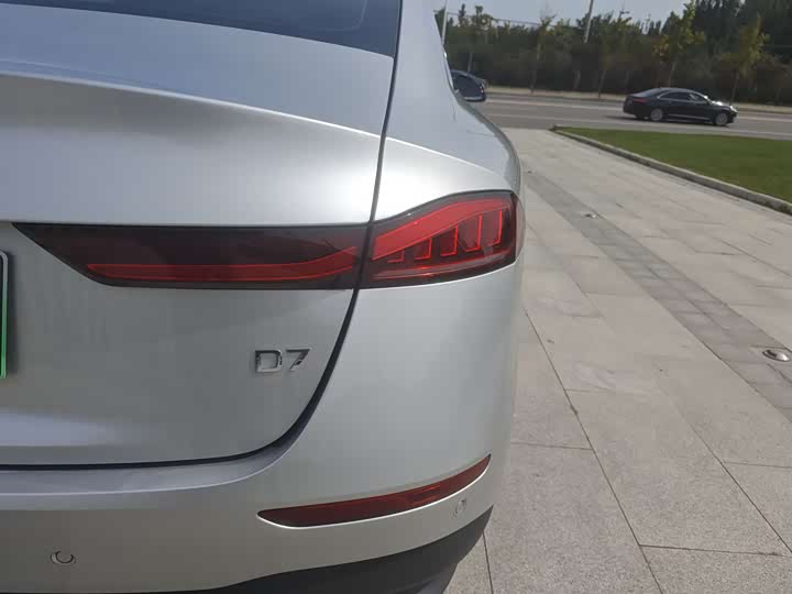 Фото 12 - Roewe D7