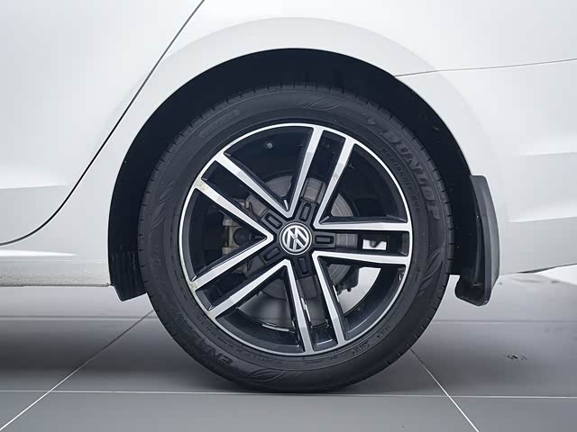 Фото 20 - Volkswagen Lamando L