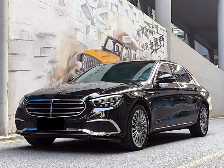 Фото 1 - Mercedes-Benz E-Class