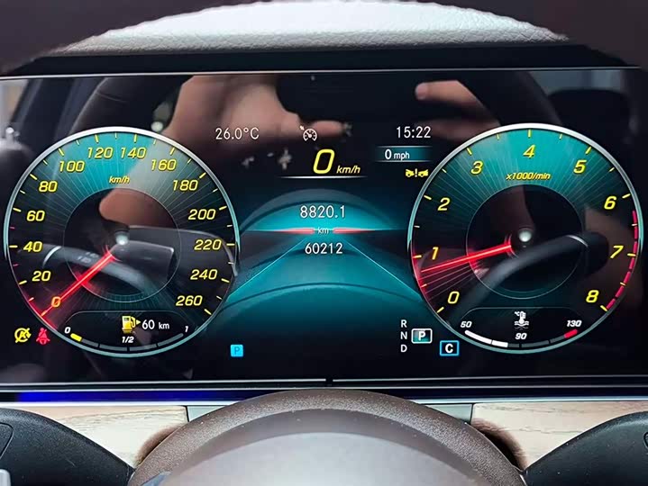 Фото 13 - Mercedes-Benz E-Class