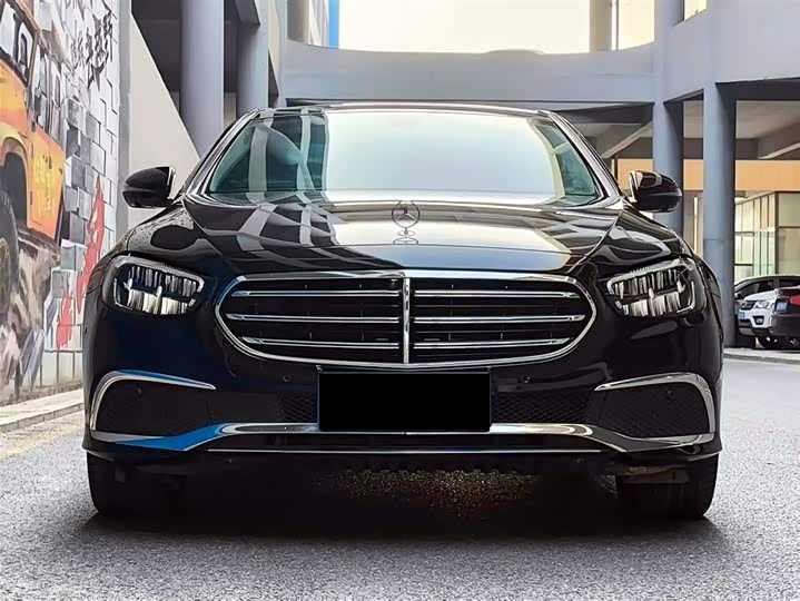 Фото 2 - Mercedes-Benz E-Class