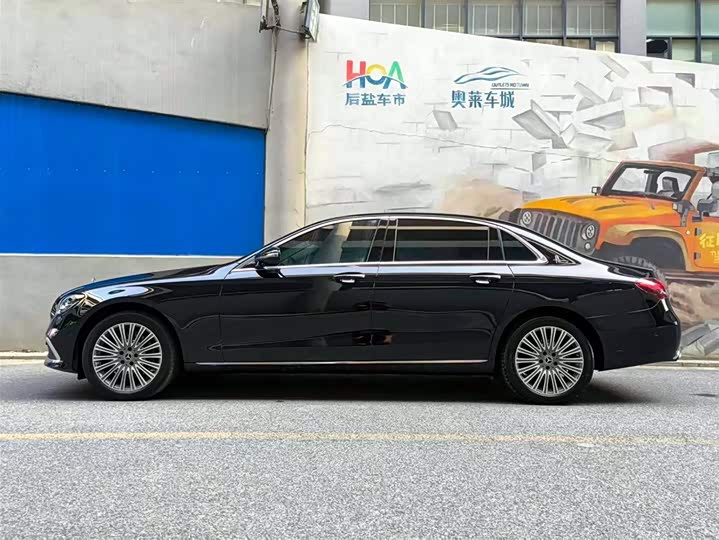 Фото 3 - Mercedes-Benz E-Class