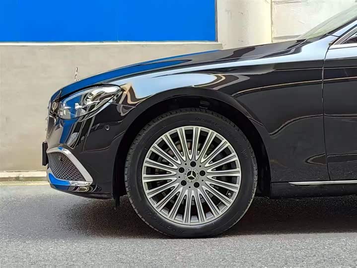 Фото 6 - Mercedes-Benz E-Class