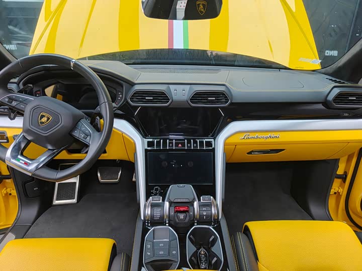 Фото 4 - Lamborghini Urus