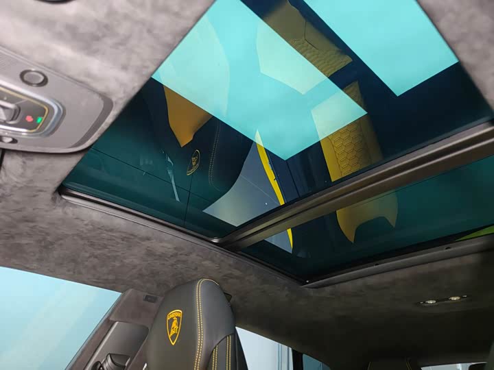 Фото 7 - Lamborghini Urus