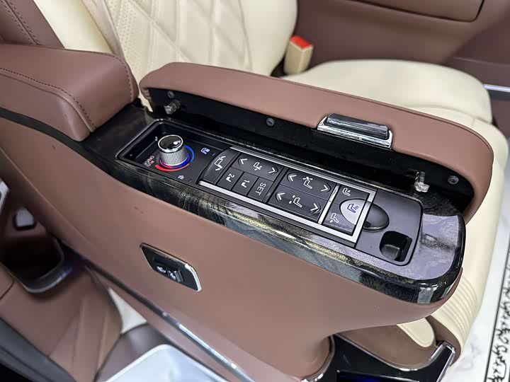 Фото 17 - Mercedes-Benz Vito