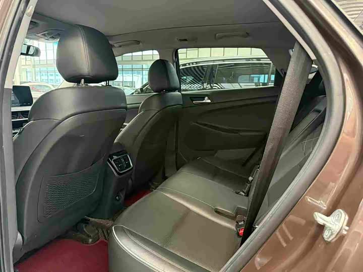 Фото 6 - Hyundai Tucson L