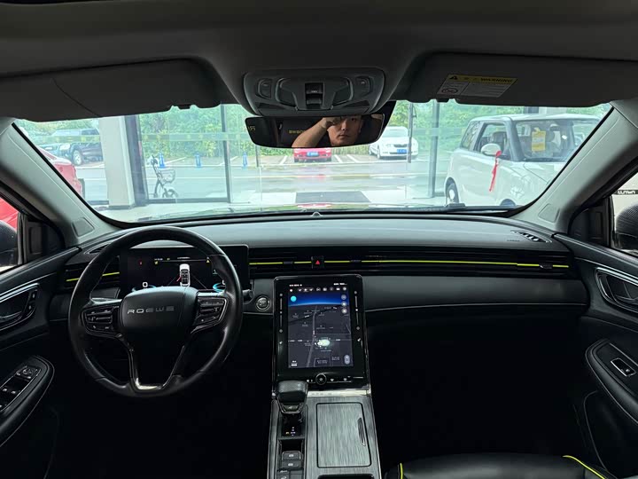 Фото 13 - Roewe RX5