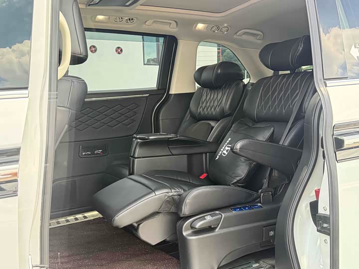 Фото 10 - Honda Elysion