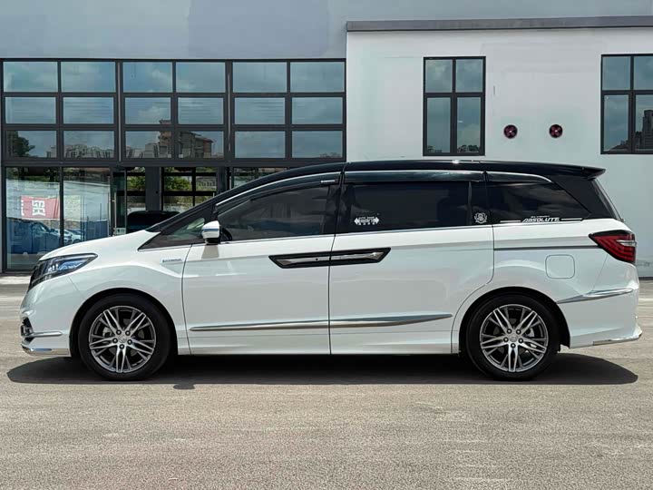 Фото 16 - Honda Elysion