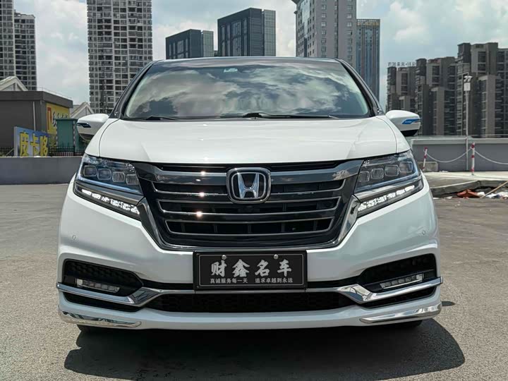 Фото 2 - Honda Elysion