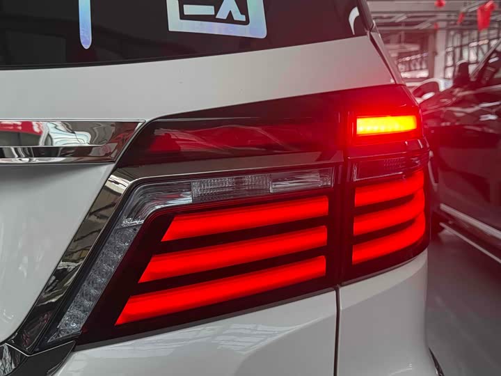 Фото 20 - Honda Elysion