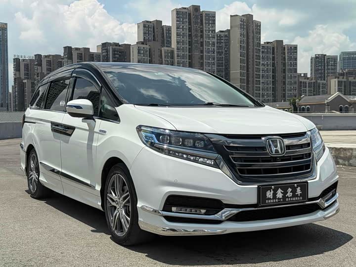 Фото 3 - Honda Elysion