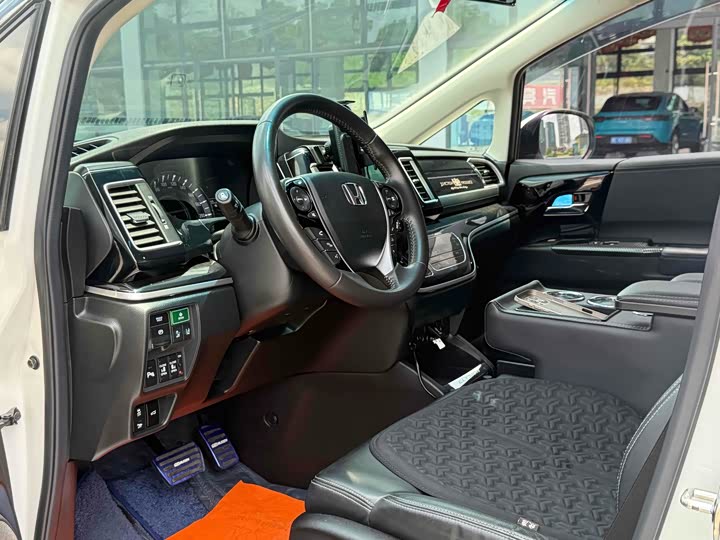 Фото 7 - Honda Elysion