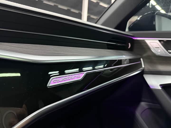 Фото 19 - Audi A6L