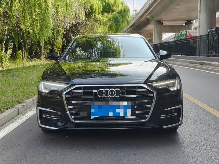 Фото 2 - Audi A6L