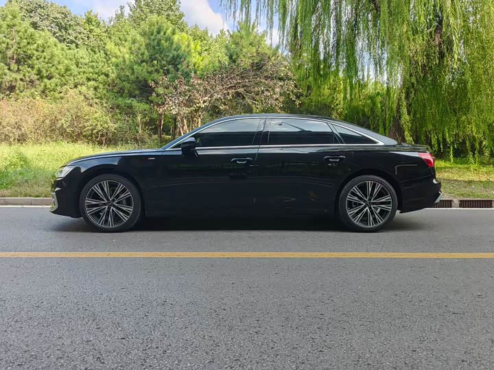 Фото 3 - Audi A6L