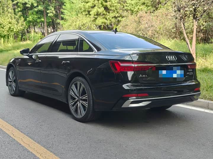 Фото 5 - Audi A6L