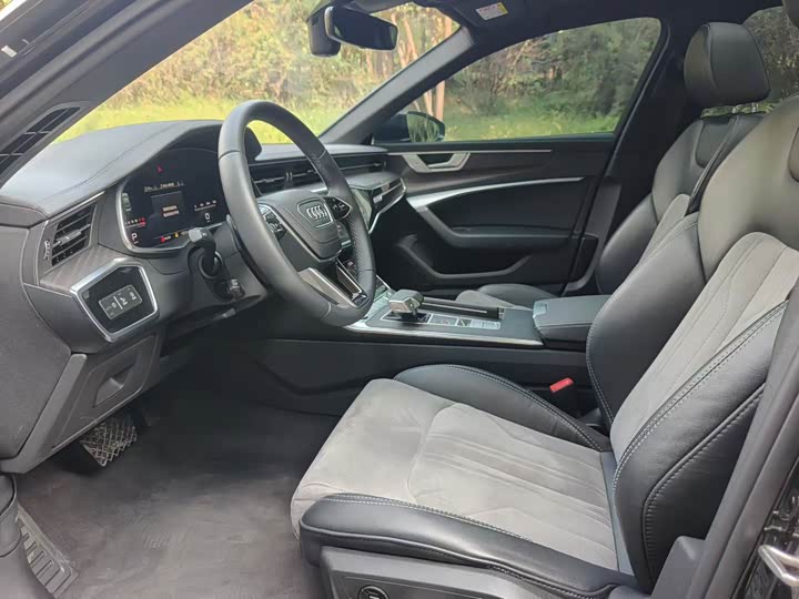 Фото 6 - Audi A6L