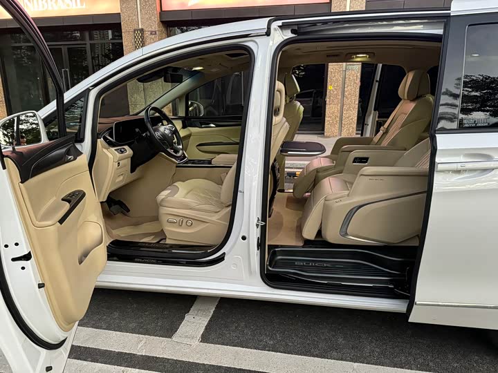 Фото 11 - Buick GL8 ES