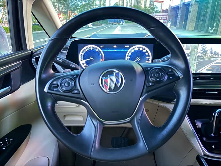 Фото 17 - Buick GL8 ES