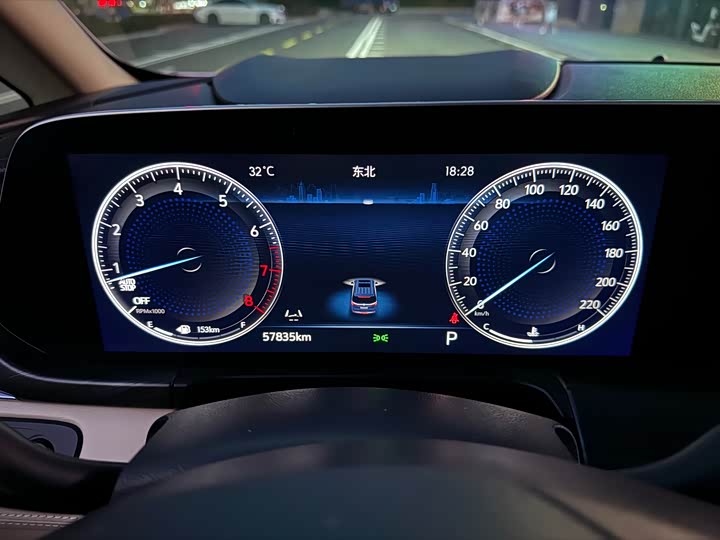 Фото 18 - Buick GL8 ES