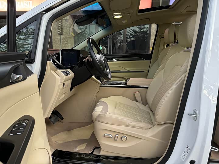 Фото 8 - Buick GL8 ES