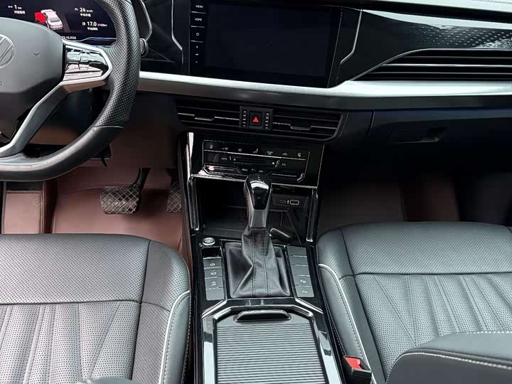 Фото 11 - Volkswagen Passat