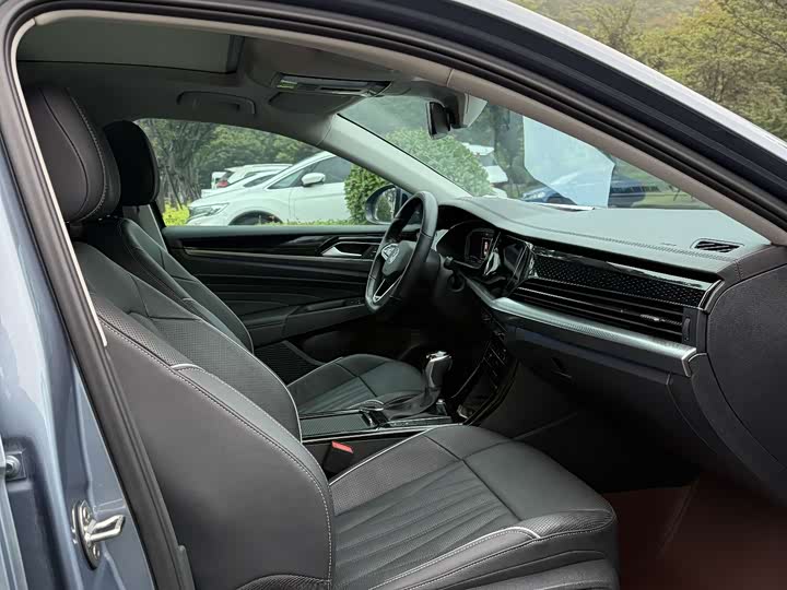 Фото 5 - Volkswagen Passat