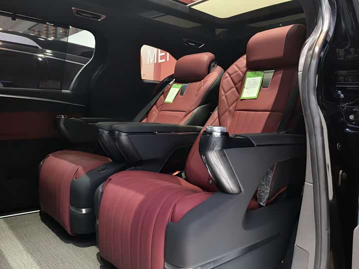 Фото 10 - Toyota Sienna