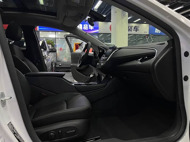 Фото 20 - Chevrolet Malibu XL