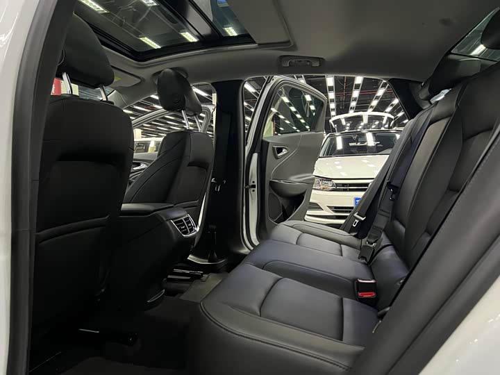 Фото 8 - Chevrolet Malibu XL