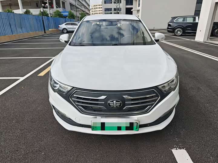 Фото 2 - Bestune B30 EV