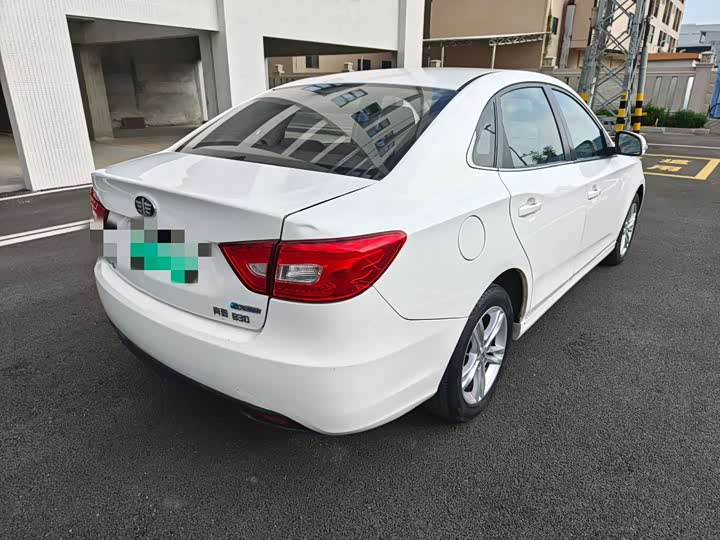 Фото 4 - Bestune B30 EV