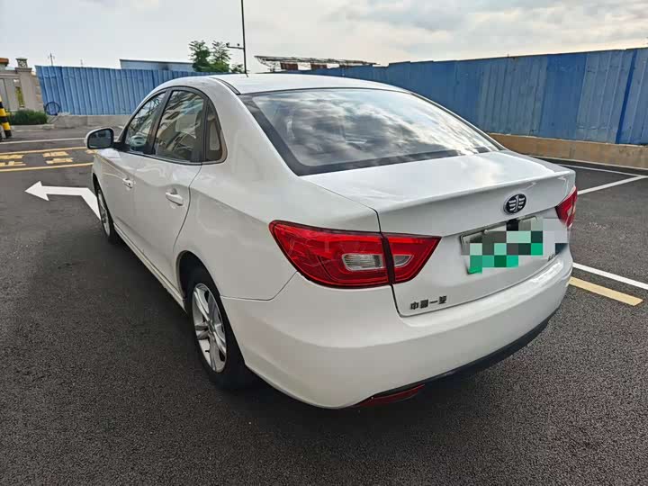 Фото 6 - Bestune B30 EV