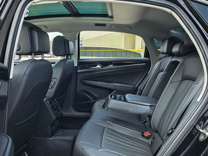 Фото 8 - Volkswagen Passat