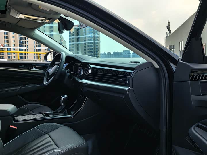 Фото 9 - Volkswagen Passat