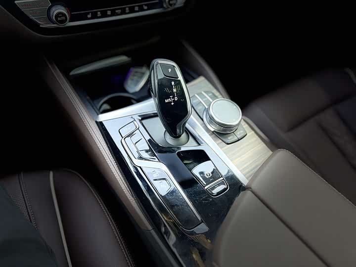 Фото 9 - BMW 5 Series Hybrid
