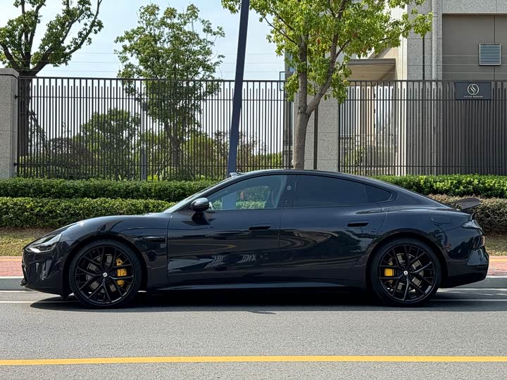 Фото 3 - Xiaomi SU7