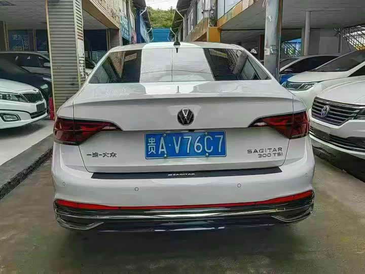 Фото 5 - Volkswagen Sagitar L