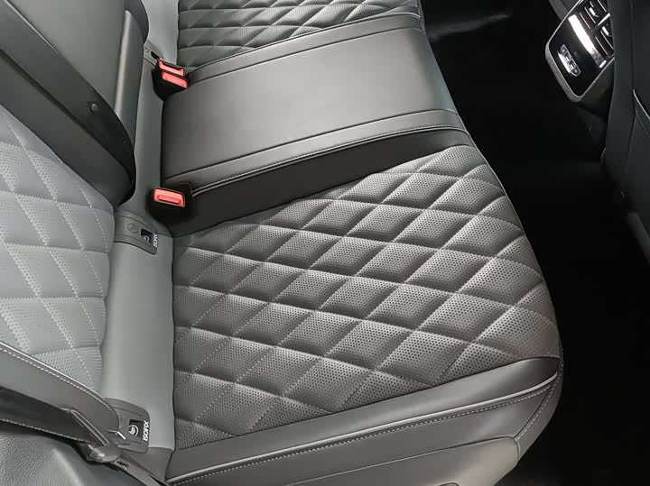 Фото 7 - Volkswagen Sagitar L