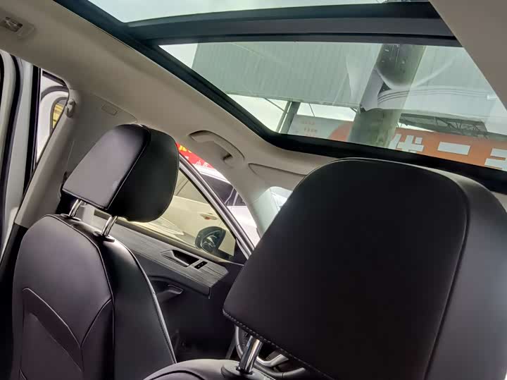 Фото 8 - Volkswagen Sagitar L