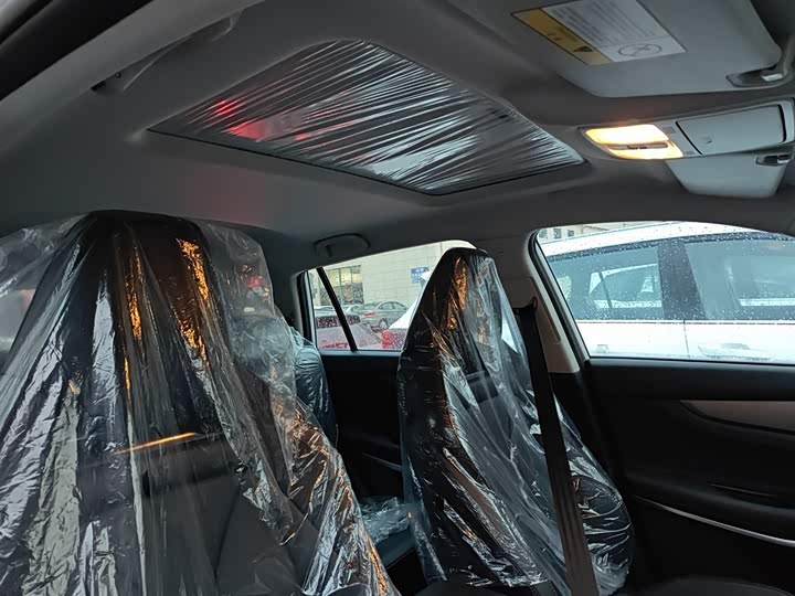 Фото 10 - Changan CS75