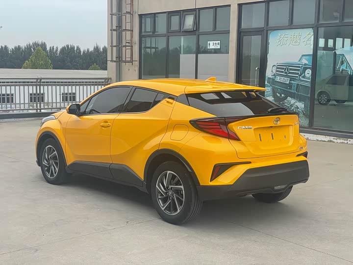 Фото 6 - Toyota C-HR