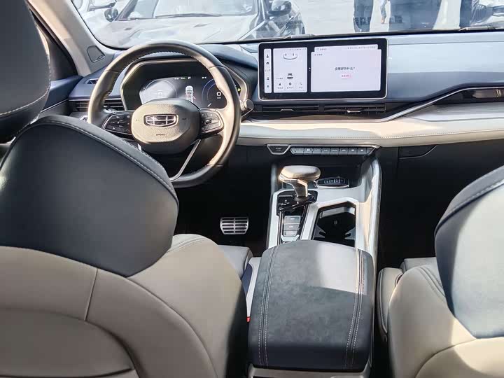 Фото 6 - Geely Preface