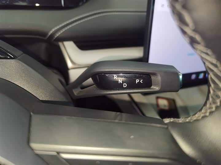 Фото 14 - Xiaomi SU7